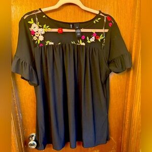Kristin Nicole Black Floral Embroidered Women's Top size 1X